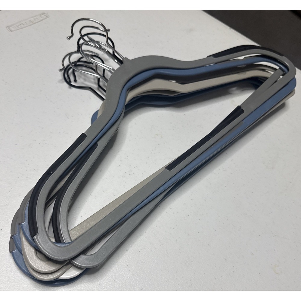 Set of 11 Premium Plastic Metal and Rubber Clothes Hangers